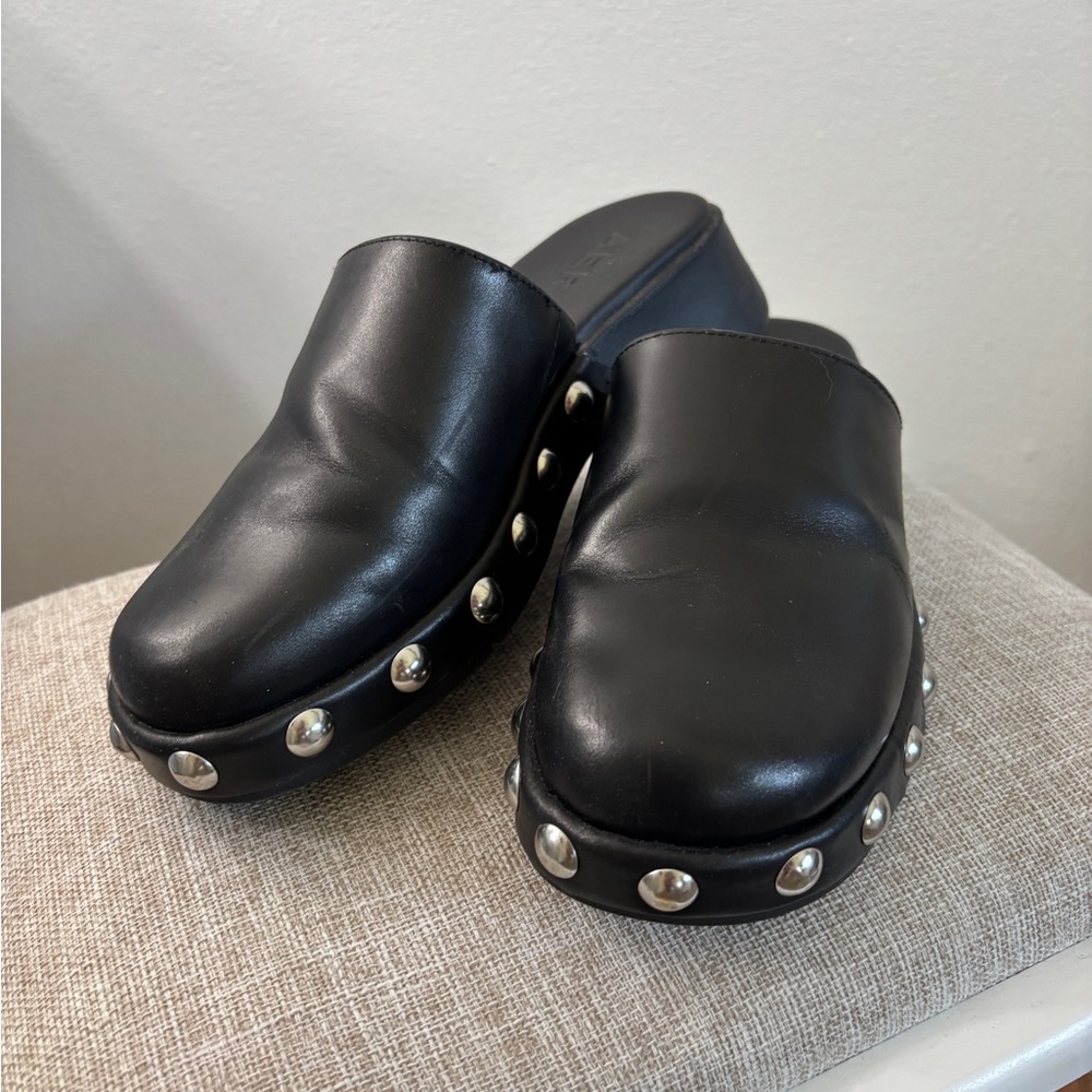 AEROSOLES Faye Women’s Leather Clogs